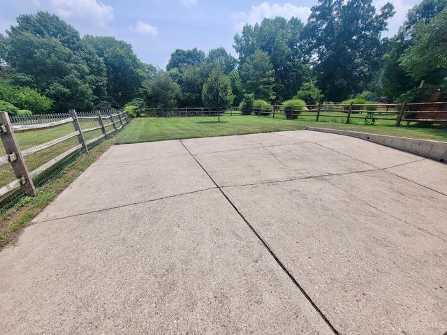 966 Summit Avenue, Glendale, OH 45246