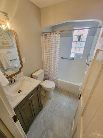 966 Summit Avenue, Glendale, OH 45246