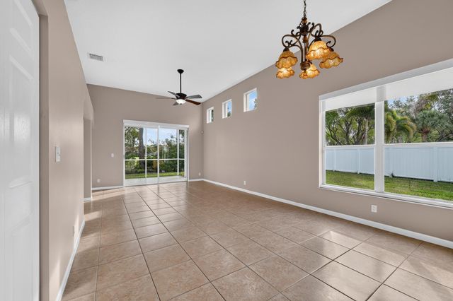 8481 Vía D Oro, Boca Raton, FL 33433