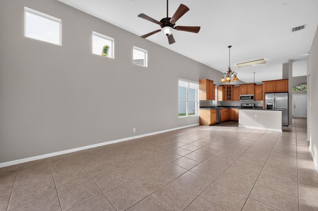 8481 Vía D Oro, Boca Raton, FL 33433