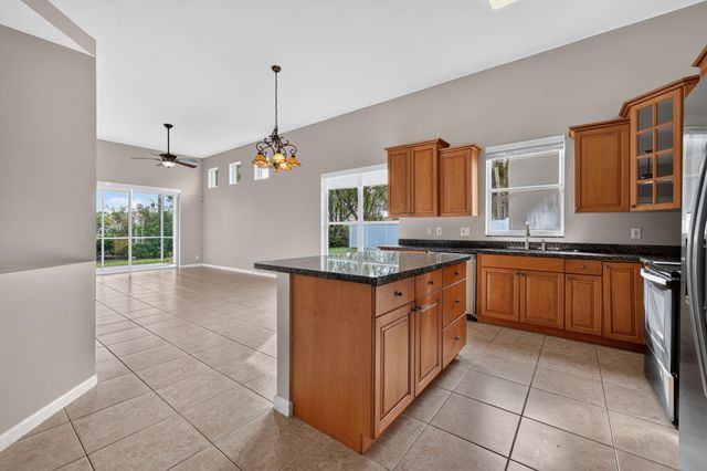 8481 Vía D Oro, Boca Raton, FL 33433