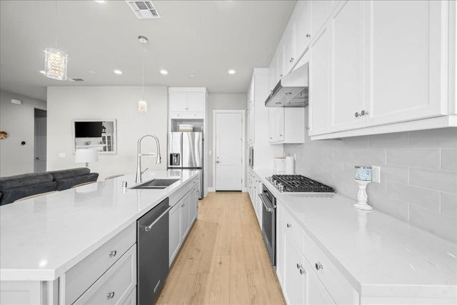 4256 Eagle View Way, Folsom, CA 95630