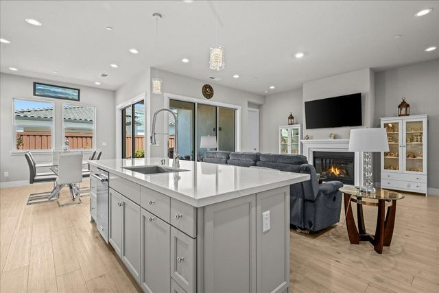 4256 Eagle View Way, Folsom, CA 95630