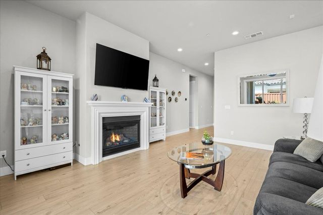 4256 Eagle View Way, Folsom, CA 95630