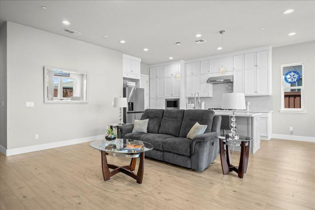 4256 Eagle View Way, Folsom, CA 95630