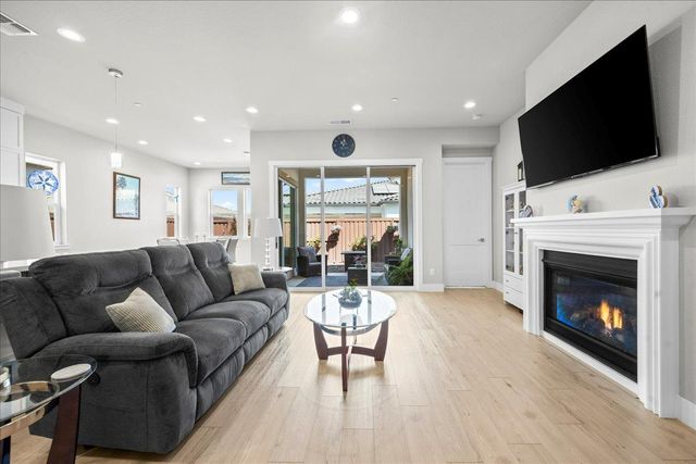 4256 Eagle View Way, Folsom, CA 95630