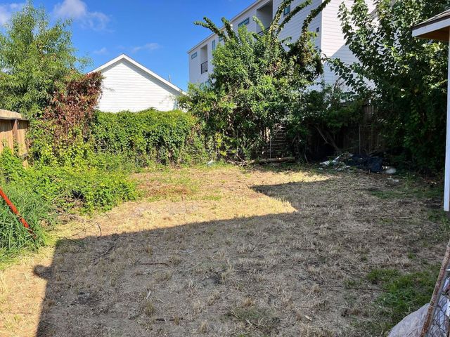 217 N Everton Street, Houston, TX 77003