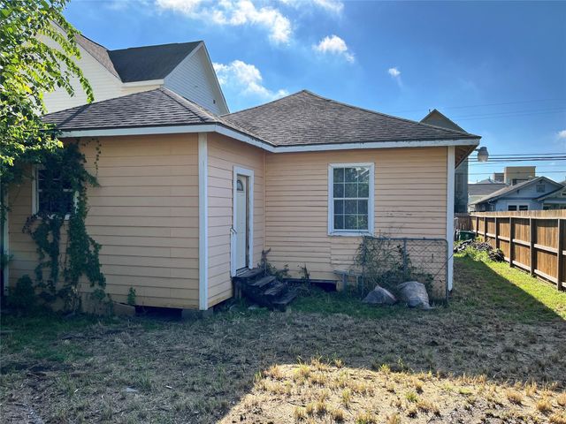 217 N Everton Street, Houston, TX 77003