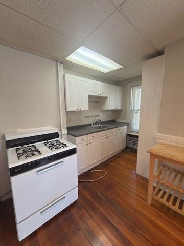 135-137 Lynde St 1, Melrose, MA 02176