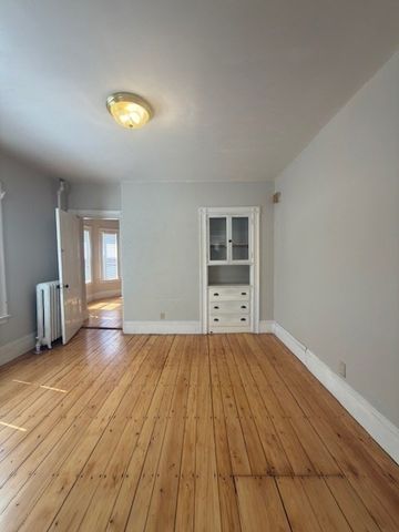 135-137 Lynde St 1, Melrose, MA 02176