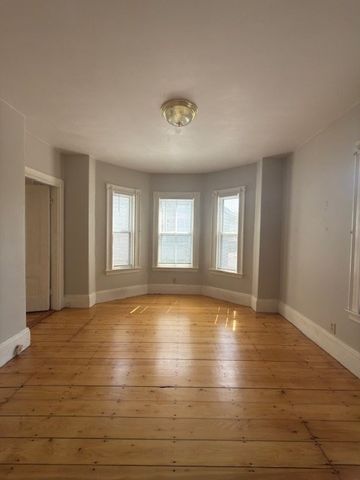 135-137 Lynde St 1, Melrose, MA 02176