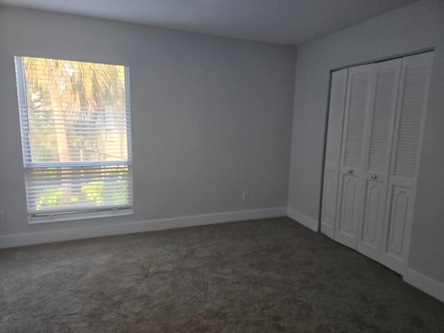 411 Sandtree Drive, Palm Beach Gardens, FL 33403