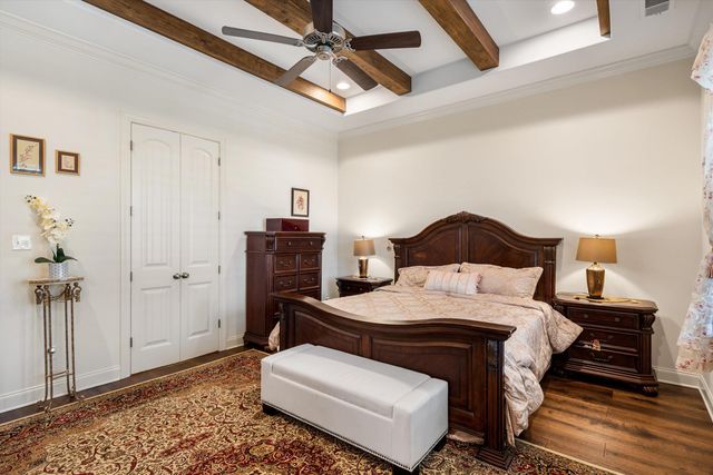 202 CHADWICK WOODS LN, Collierville, TN 38017