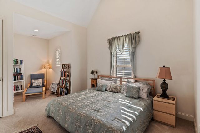 202 CHADWICK WOODS LN, Collierville, TN 38017