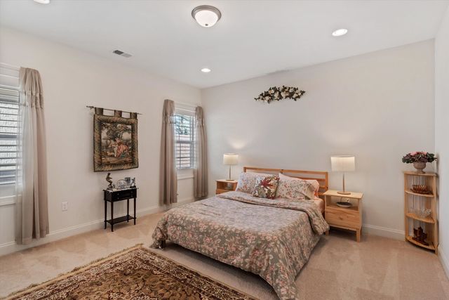 202 CHADWICK WOODS LN, Collierville, TN 38017