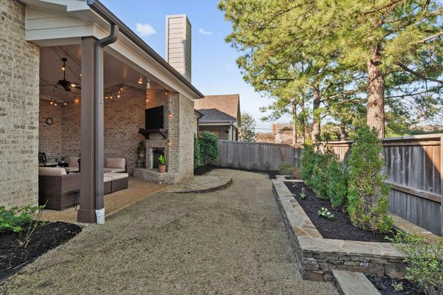 202 CHADWICK WOODS LN, Collierville, TN 38017