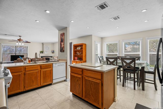 7519 Waketon, San Antonio, TX 78250