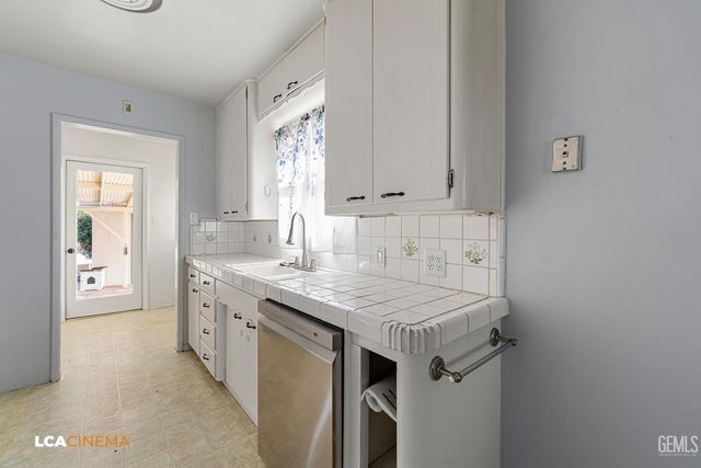 2908 Morse Court, Bakersfield, CA 93308