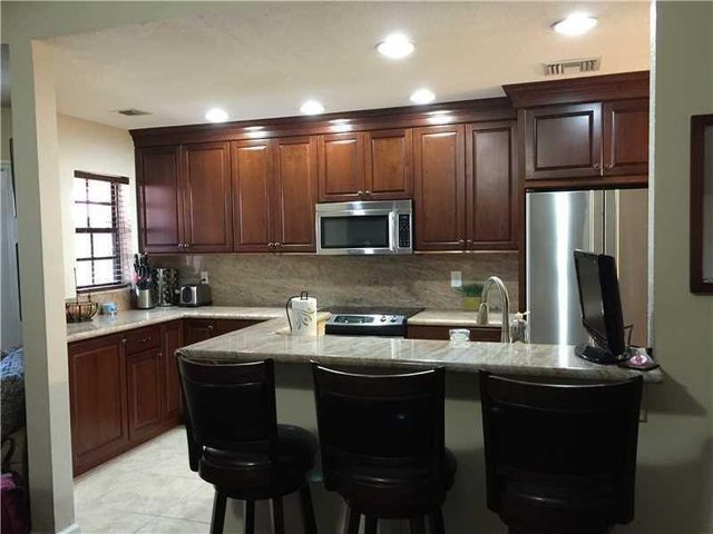 9215 W Sunrise Boulevard, Plantation, FL 33322