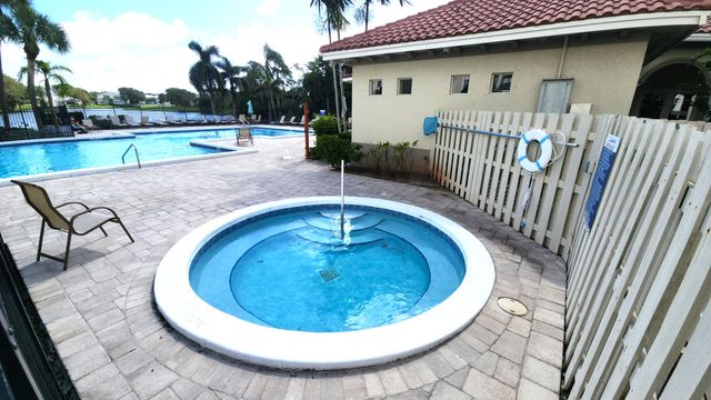 1915 Lavers Circle E208, Delray Beach, FL 33444