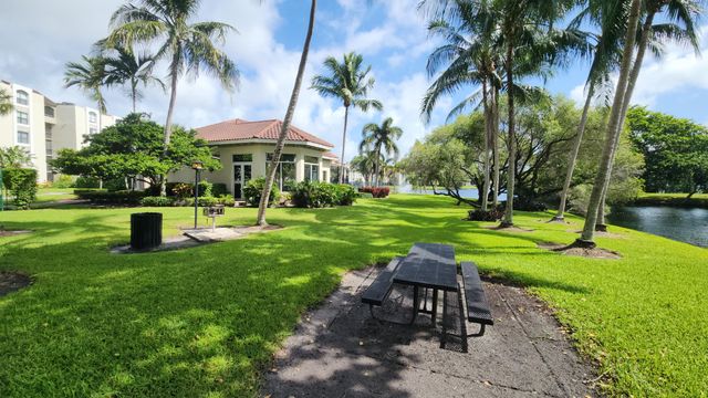 1915 Lavers Circle E208, Delray Beach, FL 33444