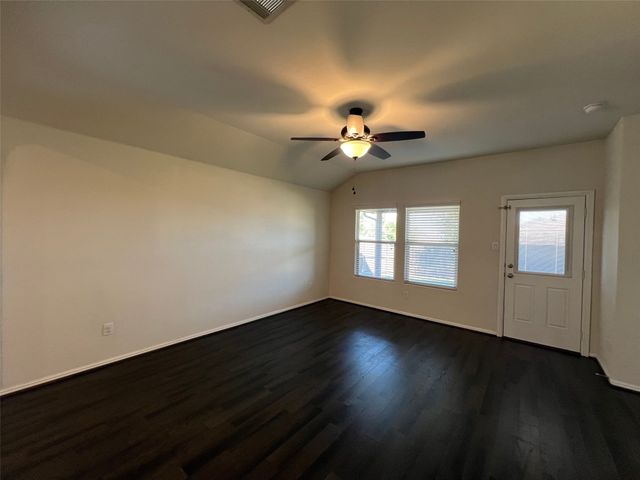 609 Buzzard Lake Trail, Fort Worth, TX 76120