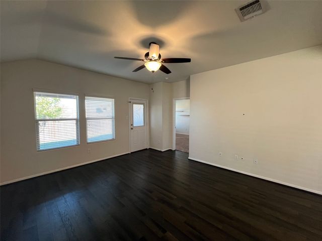 609 Buzzard Lake Trail, Fort Worth, TX 76120