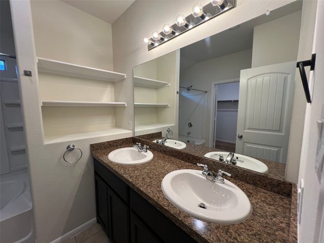 609 Buzzard Lake Trail, Fort Worth, TX 76120
