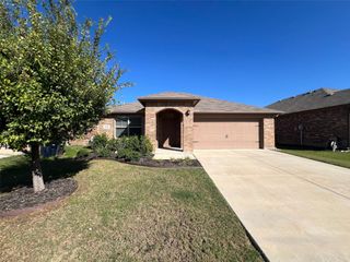 609 Buzzard Lake Trail, Fort Worth, TX 76120