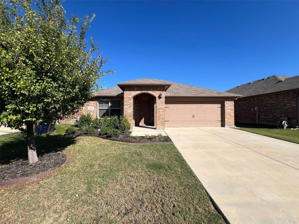 609 Buzzard Lake Trail, Fort Worth, TX 76120