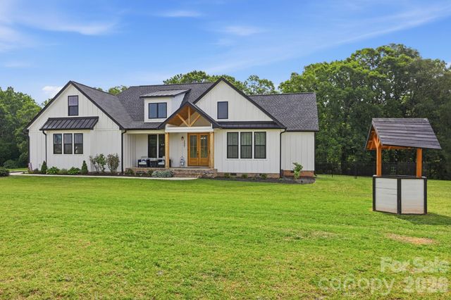 237 Triple Ponds Court, Clover, SC 29710