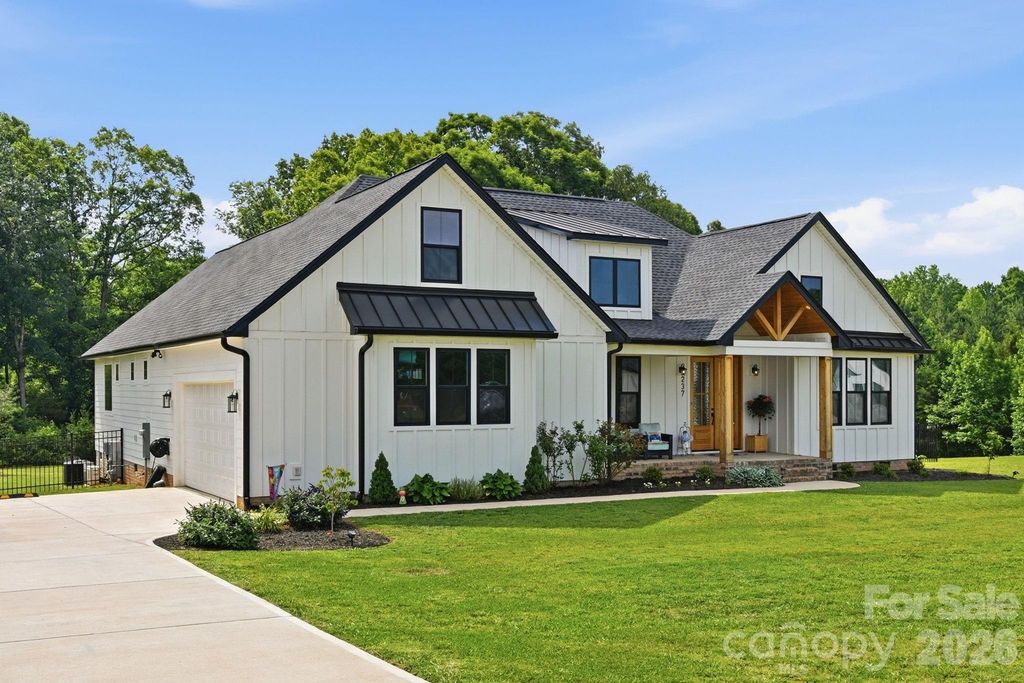 237 Triple Ponds Court, Clover, SC 29710
