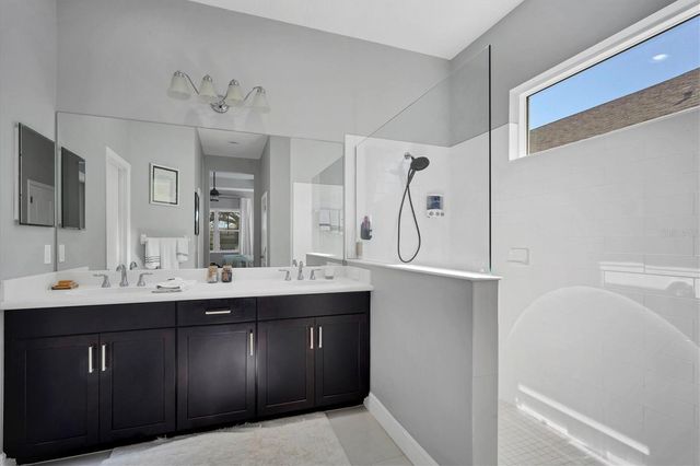 2006 RED LAKE RUN, Bradenton, FL 34211