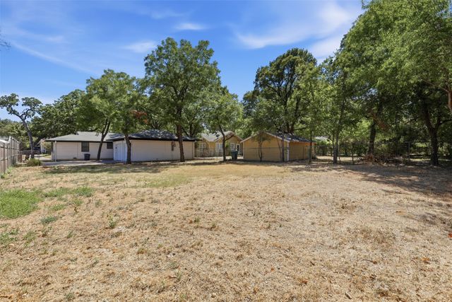 2321 Honeysuckle Avenue, Fort Worth, TX 76111