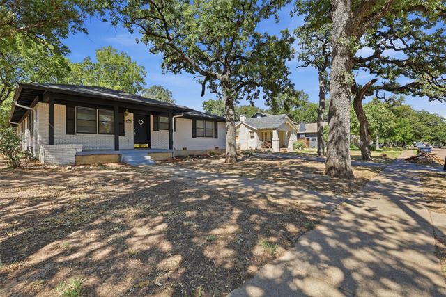2321 Honeysuckle Avenue, Fort Worth, TX 76111