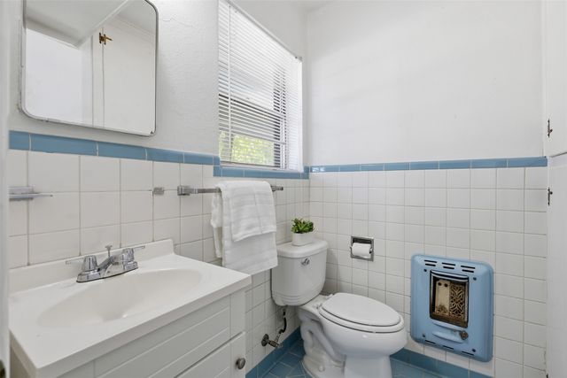 2321 Honeysuckle Avenue, Fort Worth, TX 76111