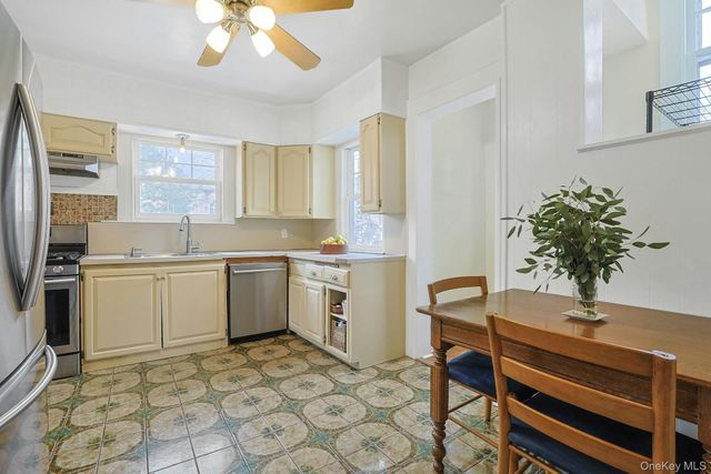 22 Dearborn Street, New Rochelle, NY 10801