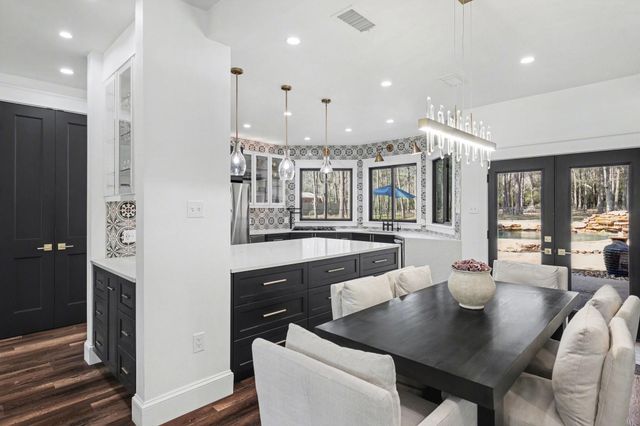 6910 Windcrest Estates Court, Magnolia, TX 77354