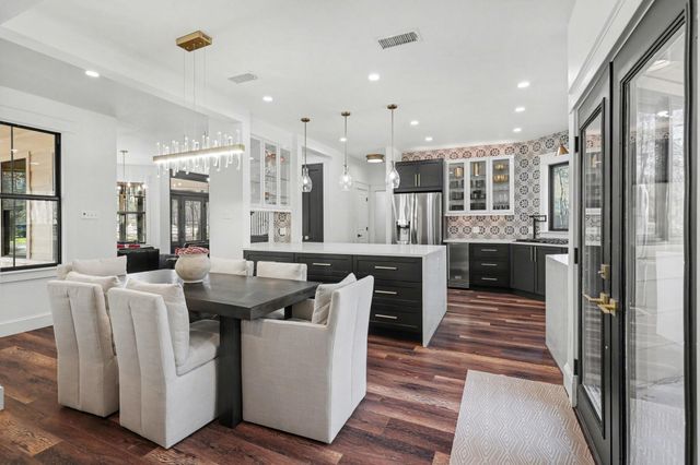 6910 Windcrest Estates Court, Magnolia, TX 77354