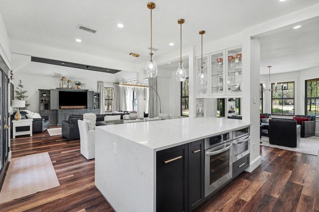 6910 Windcrest Estates Court, Magnolia, TX 77354