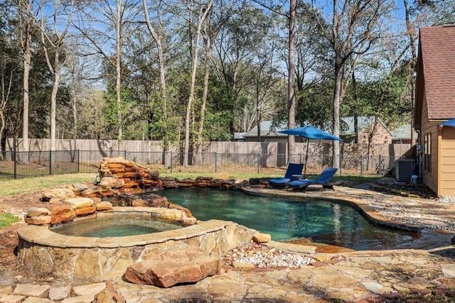 6910 Windcrest Estates Court, Magnolia, TX 77354