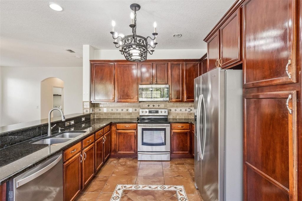 Image 11 of property listing at 2250 WINDCREST LAKE CIRCLE, Orlando, FL 32824