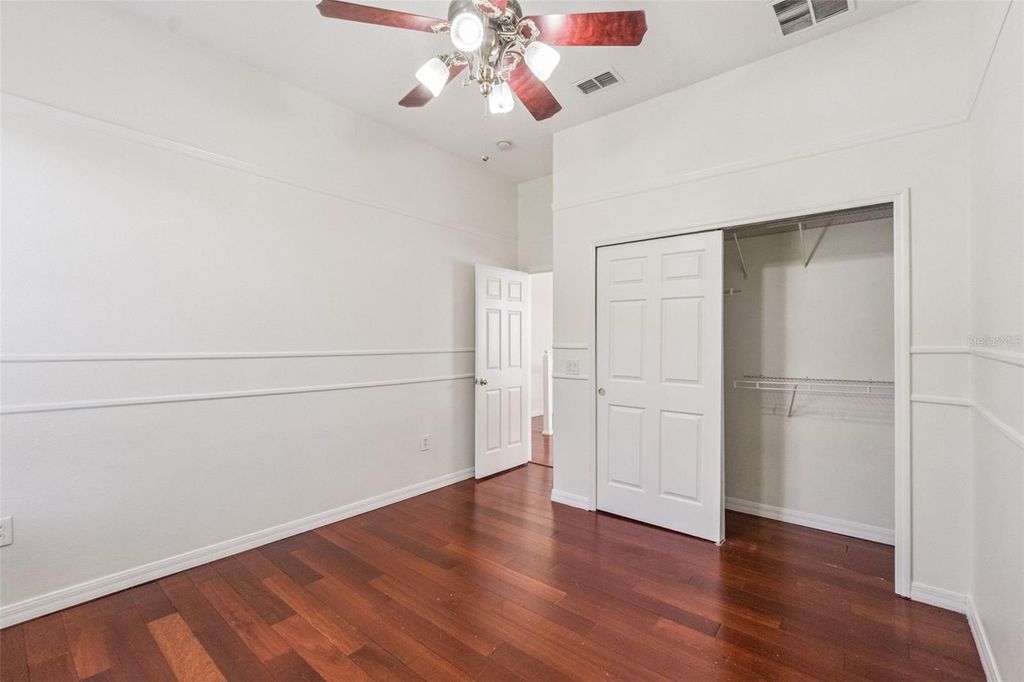 Image 25 of property listing at 2250 WINDCREST LAKE CIRCLE, Orlando, FL 32824