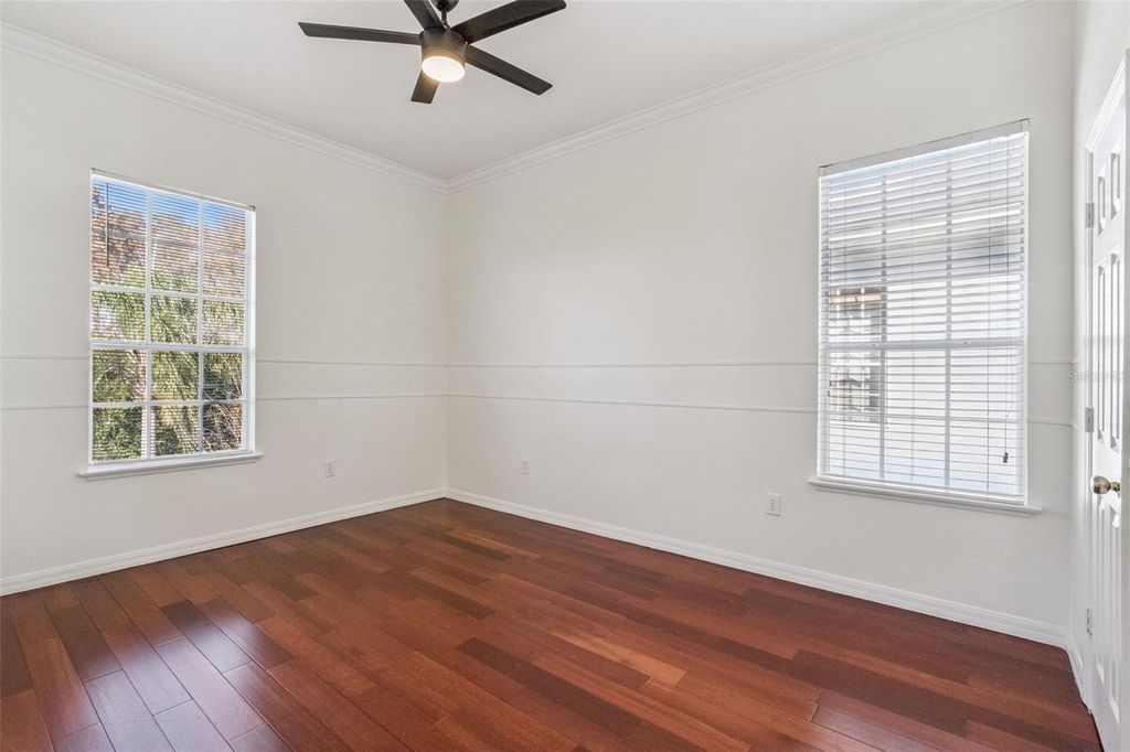 Image 31 of property listing at 2250 WINDCREST LAKE CIRCLE, Orlando, FL 32824