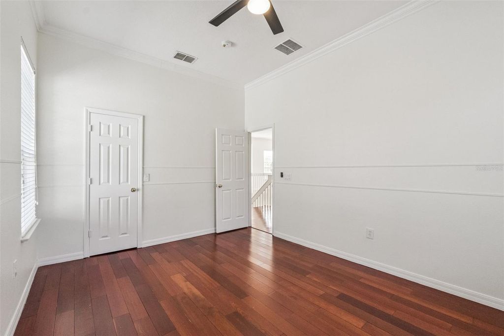 Image 32 of property listing at 2250 WINDCREST LAKE CIRCLE, Orlando, FL 32824