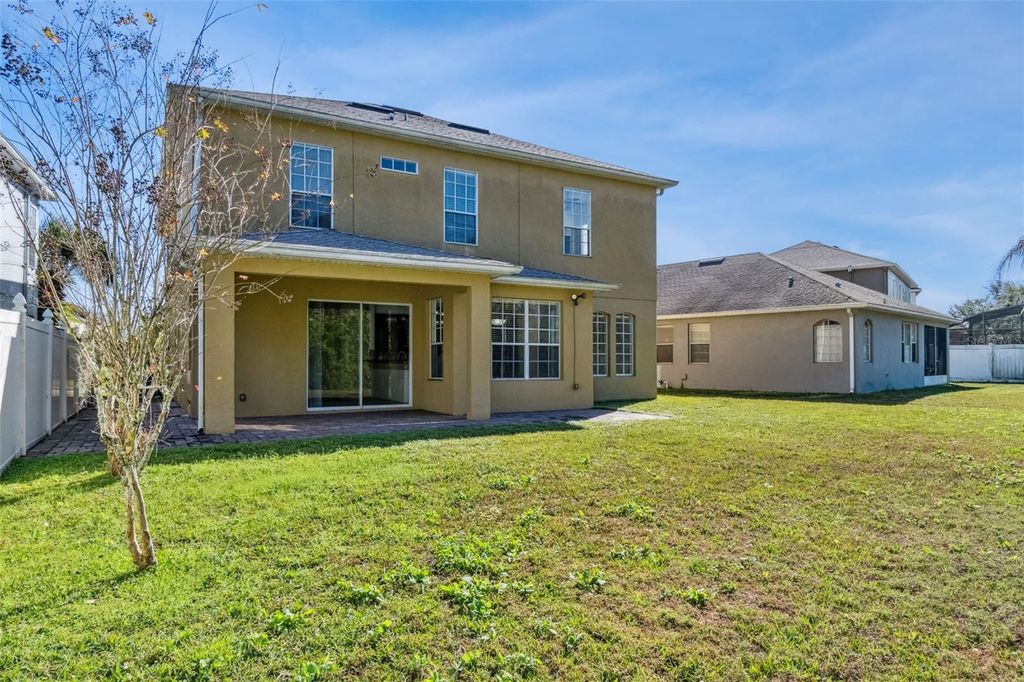 Image 35 of property listing at 2250 WINDCREST LAKE CIRCLE, Orlando, FL 32824