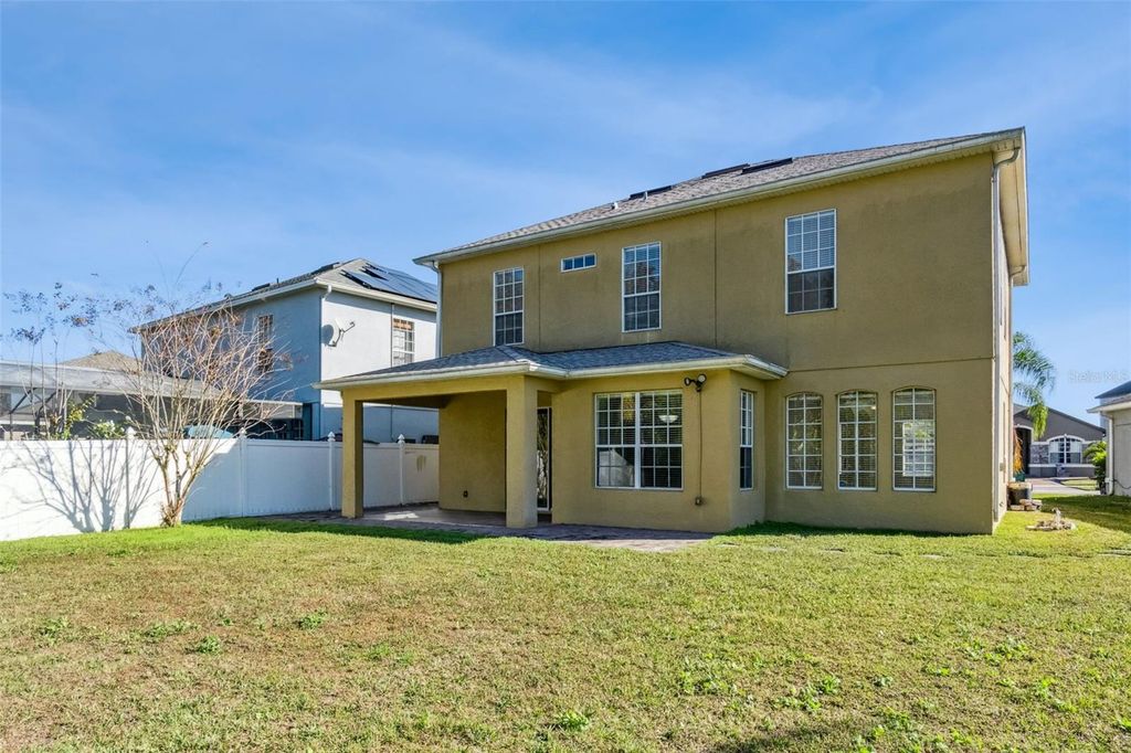 Image 36 of property listing at 2250 WINDCREST LAKE CIRCLE, Orlando, FL 32824