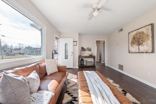 121 Holly Lane, Mason, OH 45040