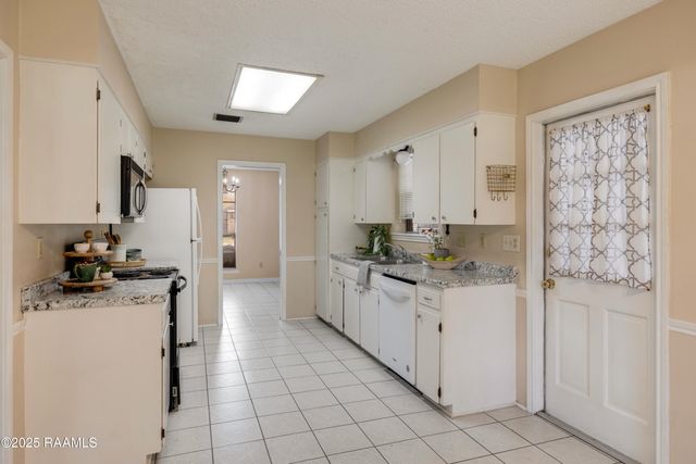 203 Bonaire Drive, Lafayette, LA 70506