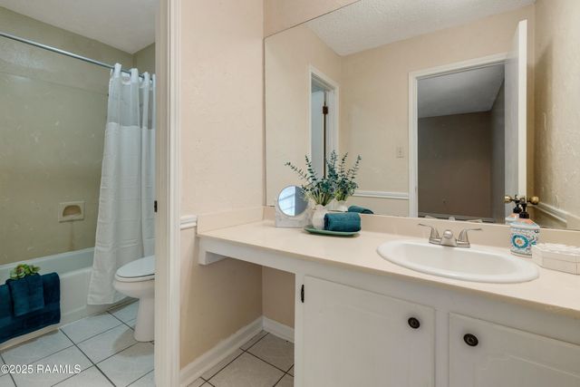 203 Bonaire Drive, Lafayette, LA 70506